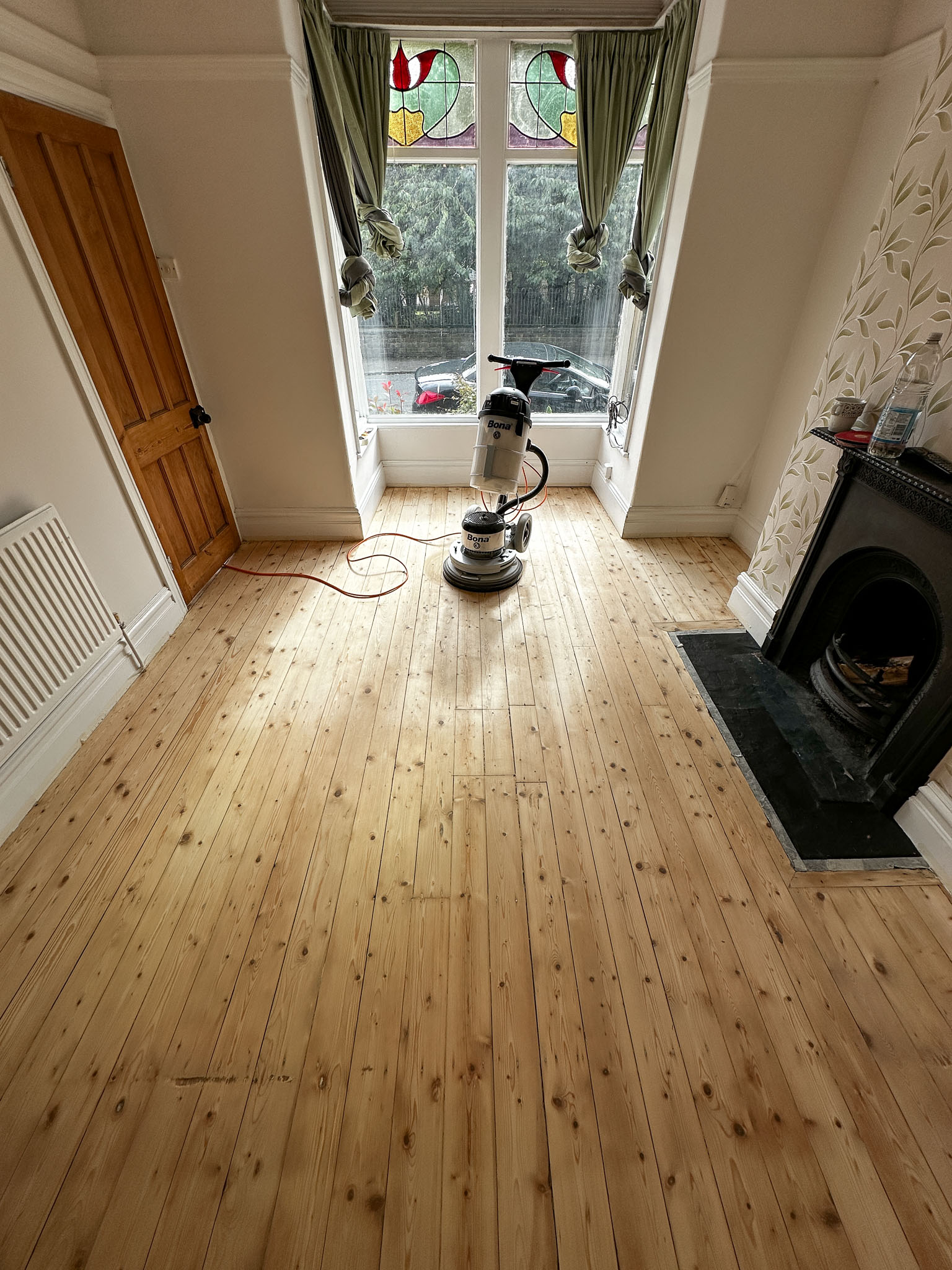Floor sanding services with dust free equipment